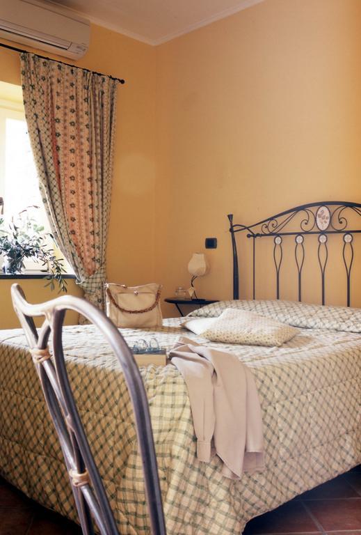 Uliveto Saglietto Agriturismo A Poggi Apartments Imperia Kamer foto