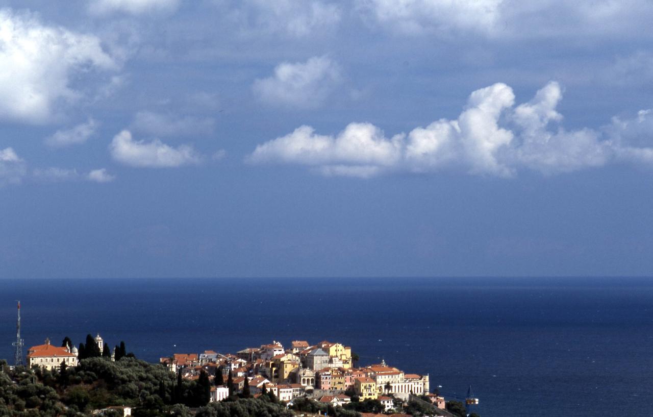 Uliveto Saglietto Agriturismo A Poggi Apartments Imperia Buitenkant foto