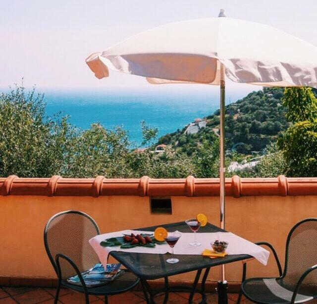 Uliveto Saglietto Agriturismo A Poggi Apartments Imperia Buitenkant foto